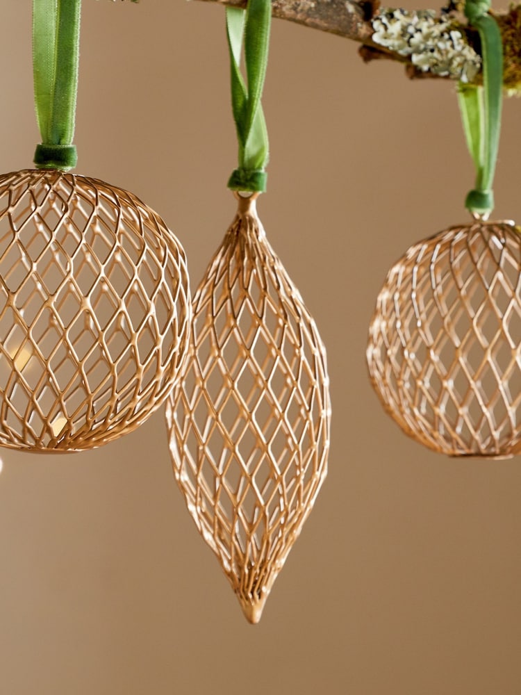 Nkuku Brass Nirav Wire Christmas Baubles - Image 2 of 4 Nkuku Brass Nirav Wire Christmas Baubles - Image 2 of 4