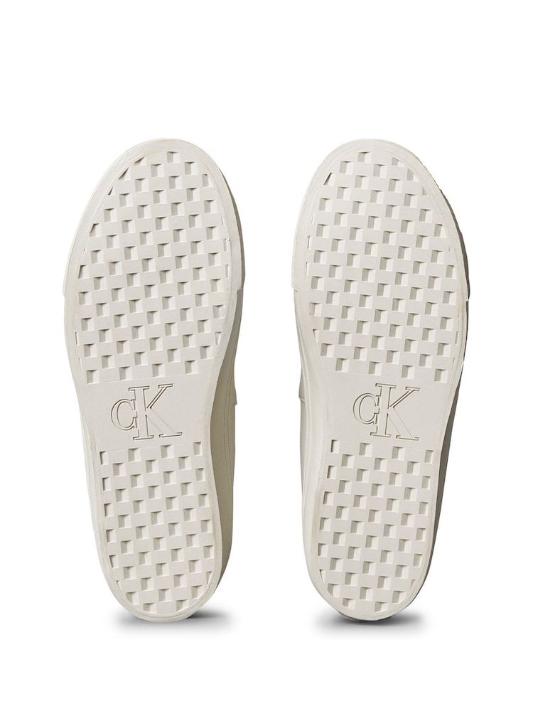 Calvin Klein White Warm Sherpa Platform Snowboots - Image 6 of 6 Calvin Klein White Warm Sherpa Platform Snowboots - Image 6 of 6
