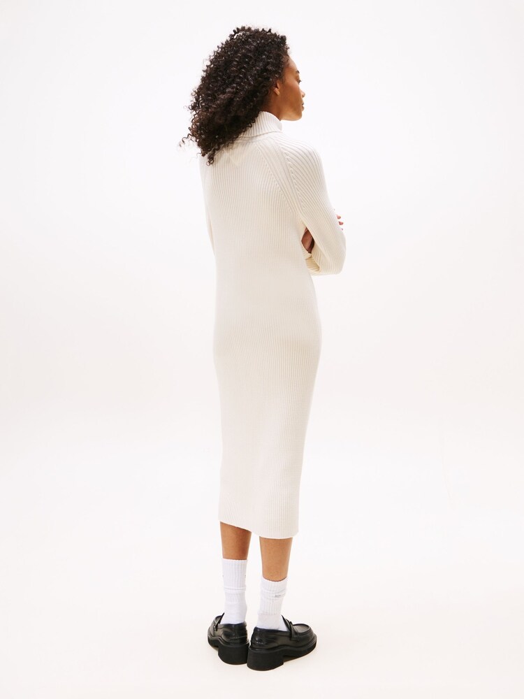 Tommy Jeans White Badge Maxi Jumper Dress - Image 2 of 5 Tommy Jeans White Badge Maxi Jumper Dress - Image 2 of 5
