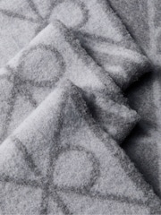 Calvin Klein Warm Wool Blend Logo Scarf - Imagen 2 de 3