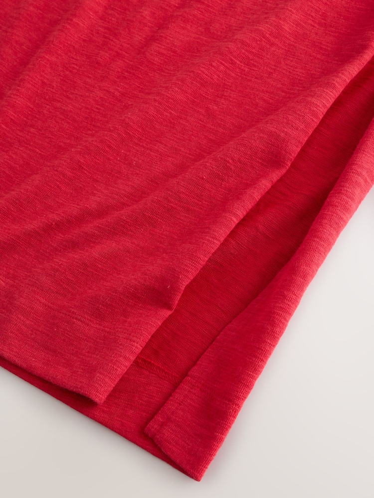 Rot - Kurzarm Midikleid mit gerafftem T-Shirt-Oberteil - Bild 9 von 9 Rot - Kurzarm Midikleid mit gerafftem T-Shirt-Oberteil - Bild 9 von 9