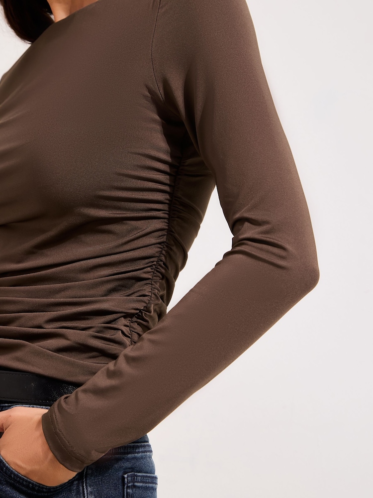 Mokkabrun - Friends Like These Dobbeltlags Ruched Topp - Bilde 2 av 4