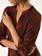 Roman Red Abstract Print Pintuck Stretch Blouse - Image 5 of 5