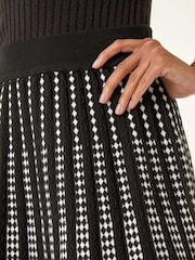 Roman Black Geometric Knit Mini Skater Skirt - Image 5 of 5
