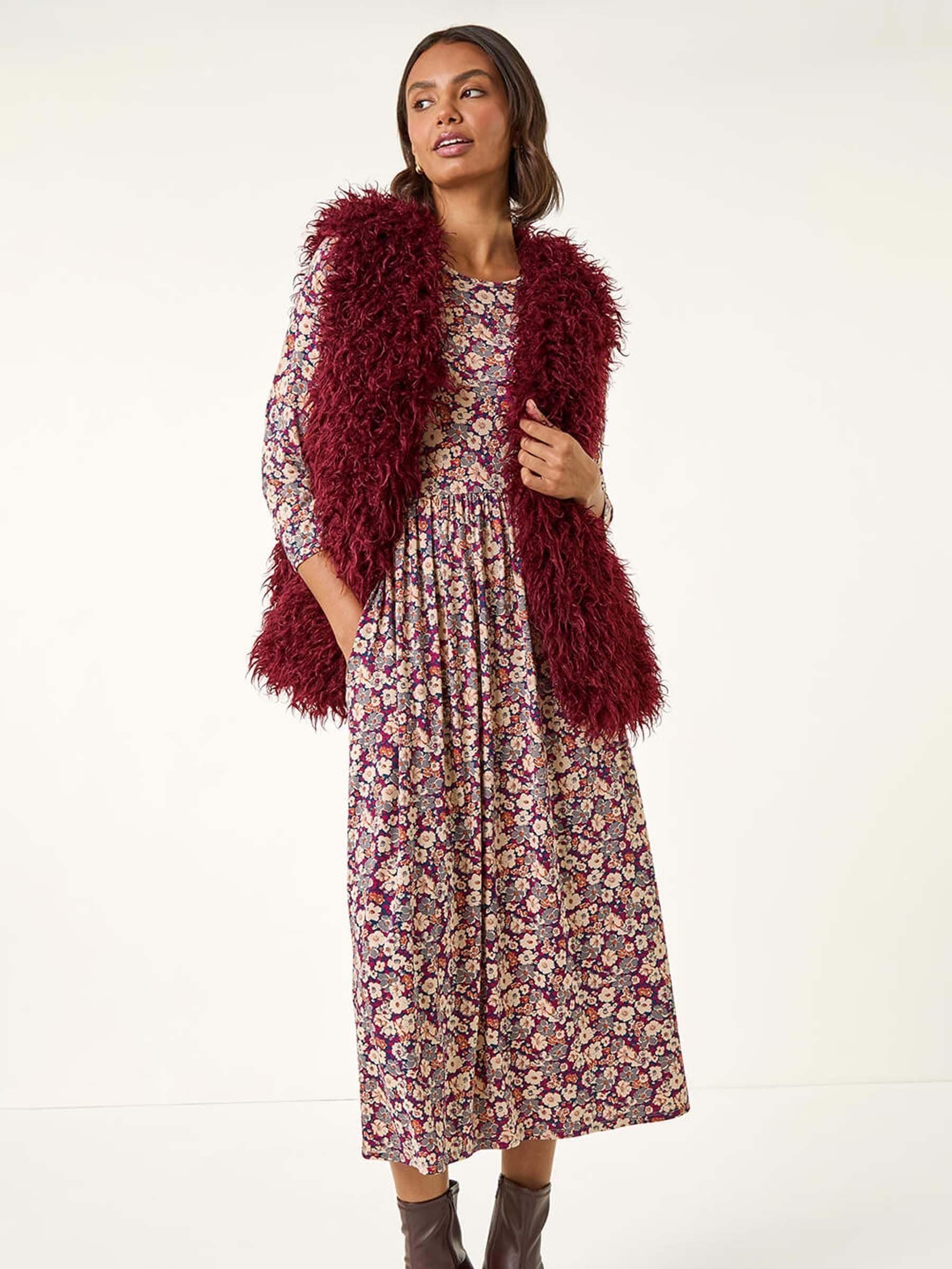 Next：日本 レッド - Roman ロングライン フェイクファー ジレ from