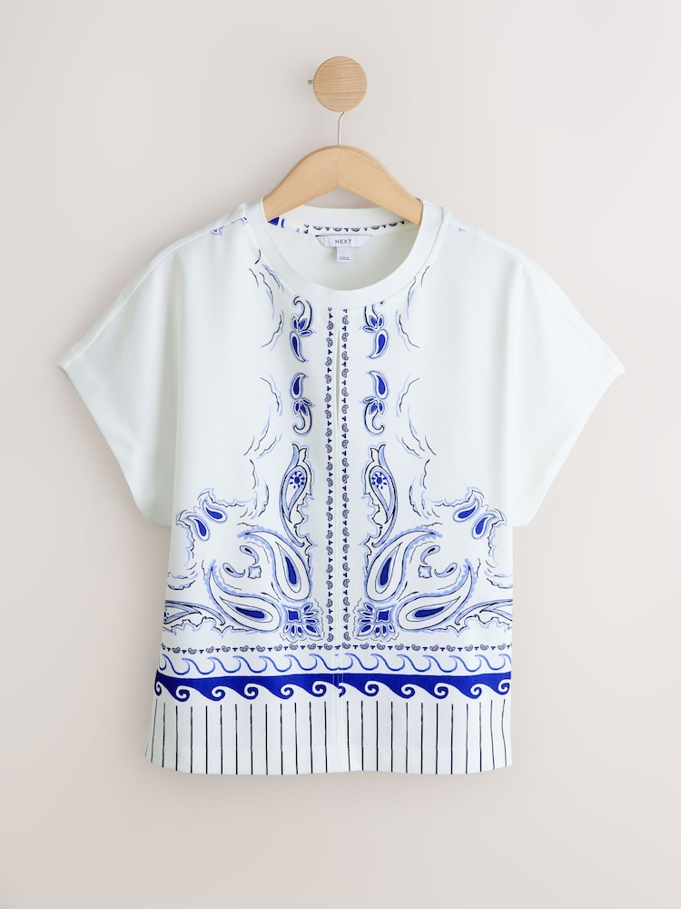 Ecru/Blue Wave Print - ছোট হাতা কীহোল ক্রু নেক টপ - 3এর মধ্যে 1 ছবি