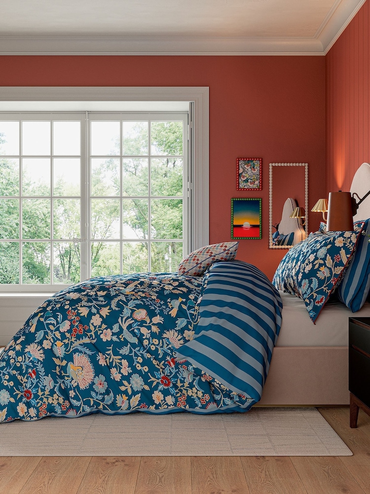 Land & Shore Blue Red Seaforde 100% Cotton Duvet Set - Image 1 of 6
