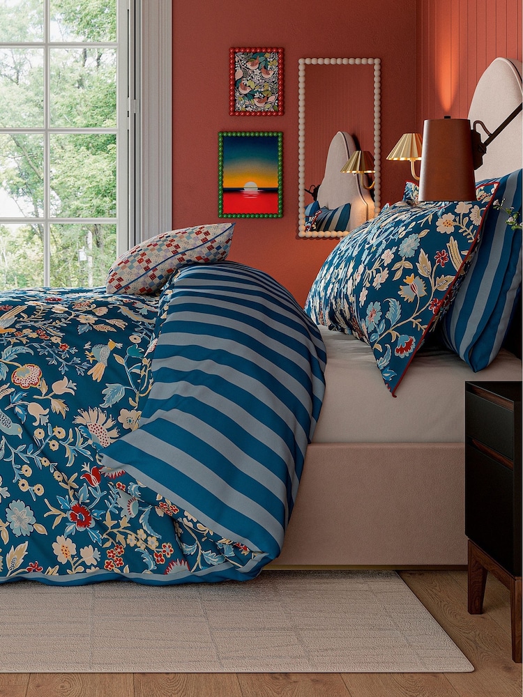 Land & Shore Blue Red Seaforde 100% Cotton Duvet Set - Image 2 of 6