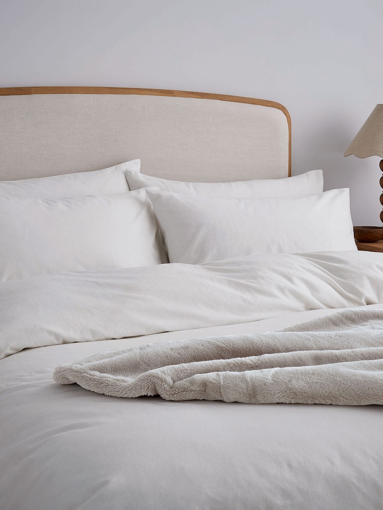 Helena Springfield White Cosy Throw - Image 2 of 5 Helena Springfield White Cosy Throw - Image 2 of 5
