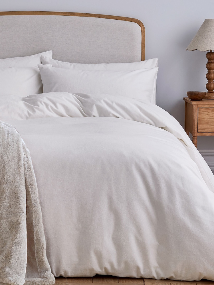 Helena Springfield White Cosy Throw - Image 3 of 3