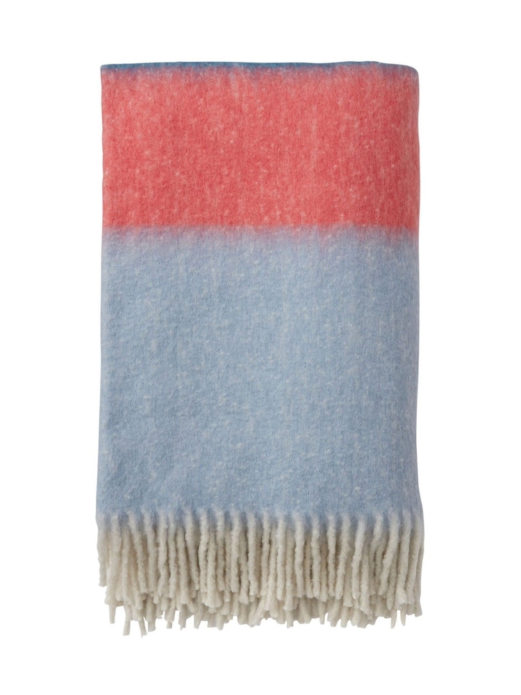 Land & Shore Blue  Red Landscape Cosy Knit Throw - Image 3 of 3