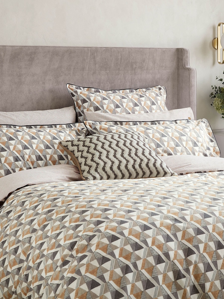 Bedeck of Belfast Charcoal/Tan Harun 200 Thread Count Pillowcases Pair - Image 2 of 5