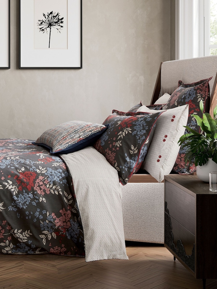 Bedeck of Belfast Graphite Multi Lucine 200 Thread Count Duvet Set - Image 2 of 5 Bedeck of Belfast Graphite Multi Lucine 200 Thread Count Duvet Set - Image 2 of 5