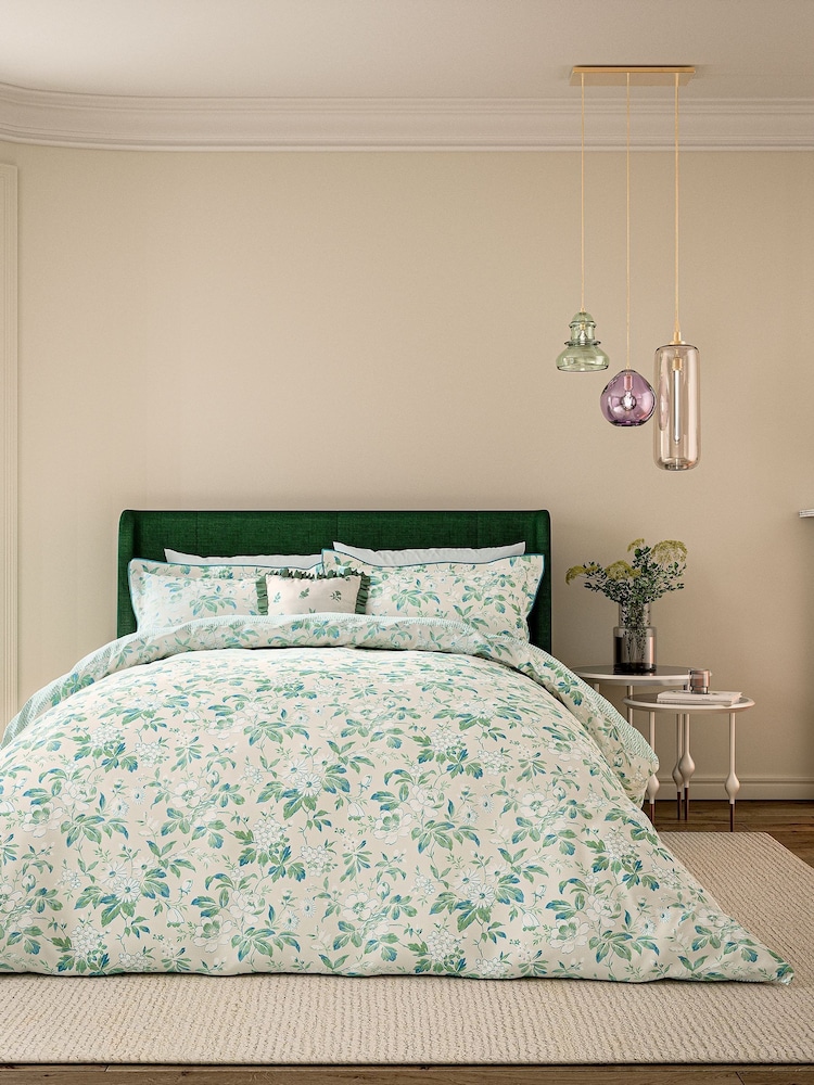 V&A Green Briar Bloom Duvet Set - Image 2 of 4 V&A Green Briar Bloom Duvet Set - Image 2 of 4