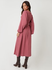 Threadbare Pink Textured Shirred Balloon Sleeve Midi Dress - Image 4 of 4