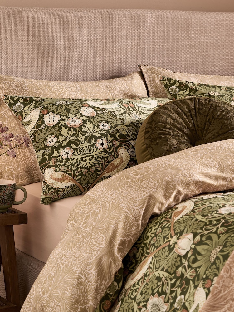 William Morris At Home Set of 2 Nettle Green Strawberry Thief Pillowcases - Image 2 of 6 William Morris At Home Set of 2 Nettle Green Strawberry Thief Pillowcases - Image 2 of 6