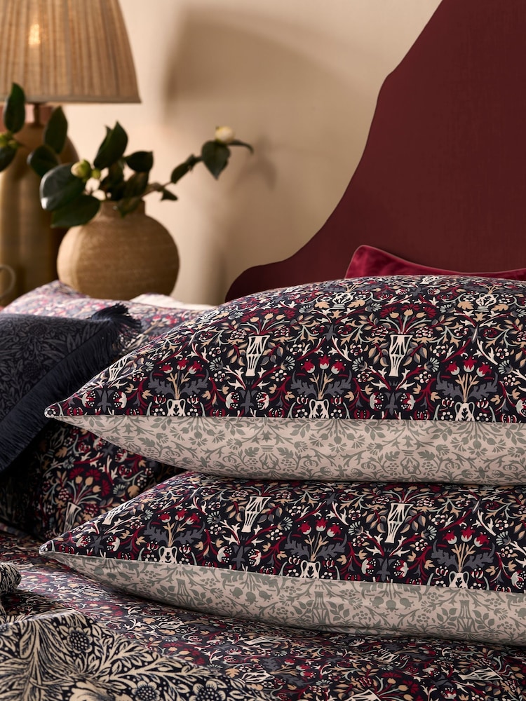 William Morris At Home Indigo or Raspberry Blue Flowerpot 220 Thread Count Duvet Cover and Pillowcase Set - Image 2 of 7 William Morris At Home Indigo or Raspberry Blue Flowerpot 220 Thread Count Duvet Cover and Pillowcase Set - Image 2 of 7