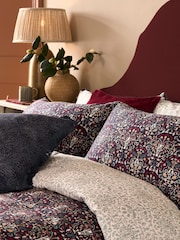 William Morris At Home Indigo or Raspberry Blue Flowerpot 220 Thread Count Duvet Cover and Pillowcase Set - Image 3 of 7