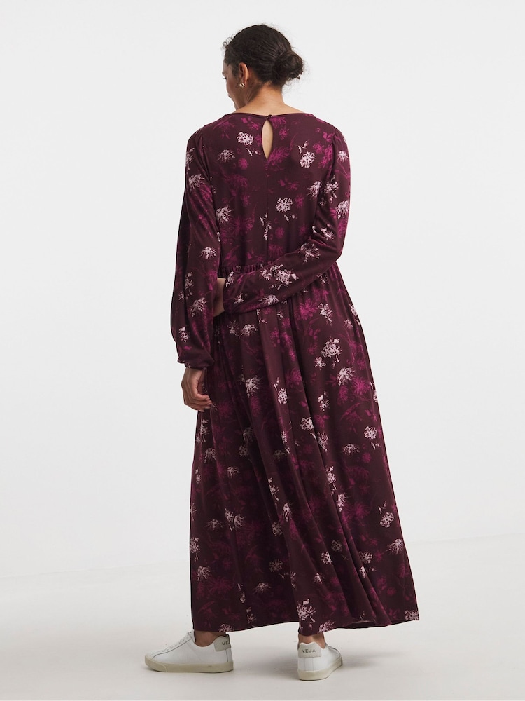 JD Williams Red Supersoft Jersey Printed Maxi Smock Dress - Image 2 of 4 JD Williams Red Supersoft Jersey Printed Maxi Smock Dress - Image 2 of 4
