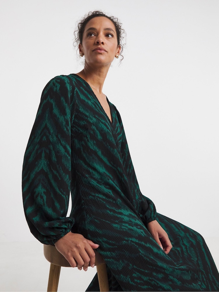JD Williams Animal Textured Jersey Long Sleeve V-Neck Maxi Dress - Image 4 of 4