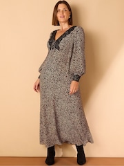 Live Unlimited Black Curve Ditsy Floral Contrast Midaxi Dress - Image 3 of 6