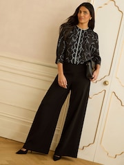 Schwarz mit Schleifen - Love & Roses 3/4 Sleeve Scallop Detail Blouse - Bild 3 von 4