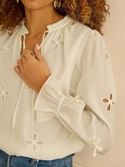 Love & Roses 3D Bow Notch Neck Blouse - تصویر 4 از 4