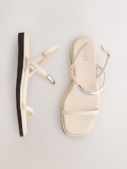 عاجي - Forever Comfort® Square Toe Metal Trim Flatform Sandals - صورة 1 من 5