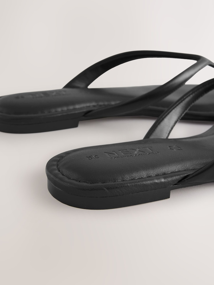 Black Standard/Wide Fit Forever Comfort® Round Toe Leather Thong - Image 9 of 9