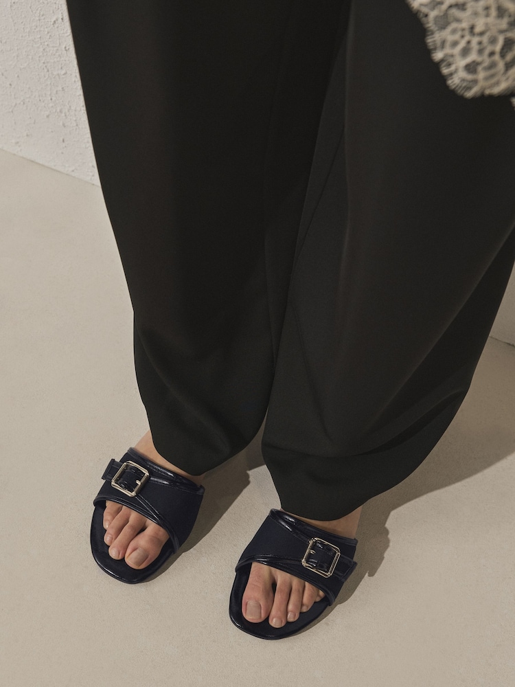 Кара - Forever Comfort® Buckle Detail Mules - 8ичинен 2 сүрөт