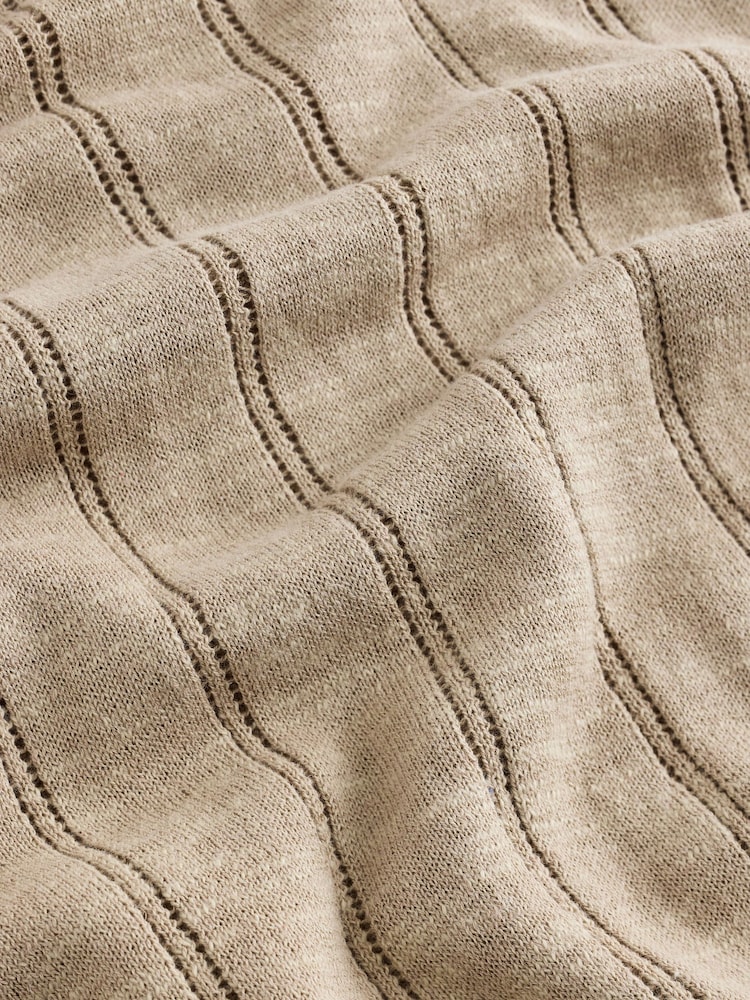 لون محايد - تيشرت بتلبيس قياسي محبوك بتصميم مخرّم مع الكتان - صورة 7 من 7