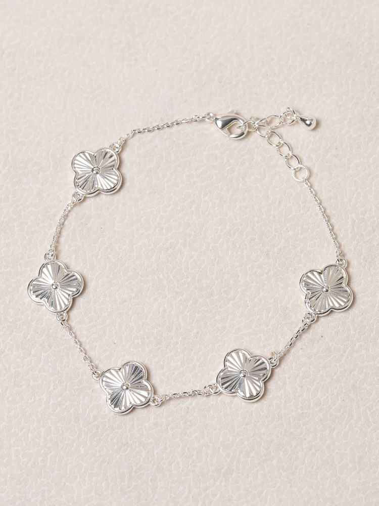 Jon Richard Silver Plated Diamond Cut Clover Bracelet - Image 2 of 3 Jon Richard Silver Plated Diamond Cut Clover Bracelet - Image 2 of 3