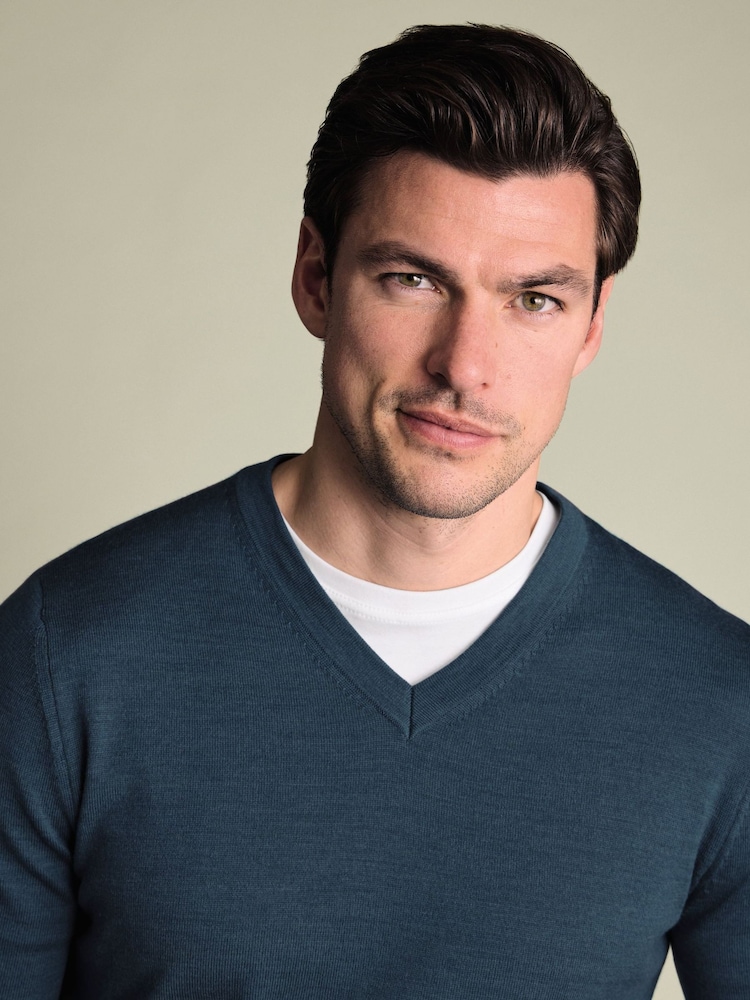Charles Tyrwhitt Green Pure Merino V-Neck Jumper - Image 2 of 6 Charles Tyrwhitt Green Pure Merino V-Neck Jumper - Image 2 of 6