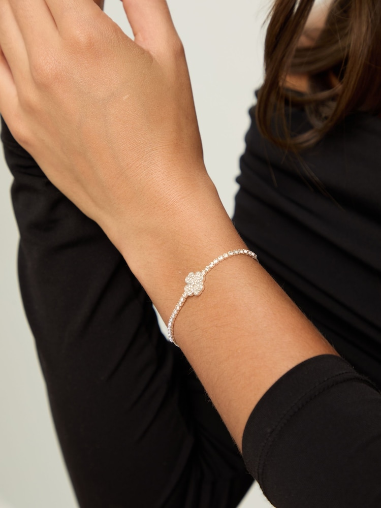 علبة هدية بطقم مجوهرات ثلاثي مرصّع تصميم زهرة البرسيم من Jon Richard - صورة 5 من 5 علبة هدية بطقم مجوهرات ثلاثي مرصّع تصميم زهرة البرسيم من Jon Richard - صورة 5 من 5