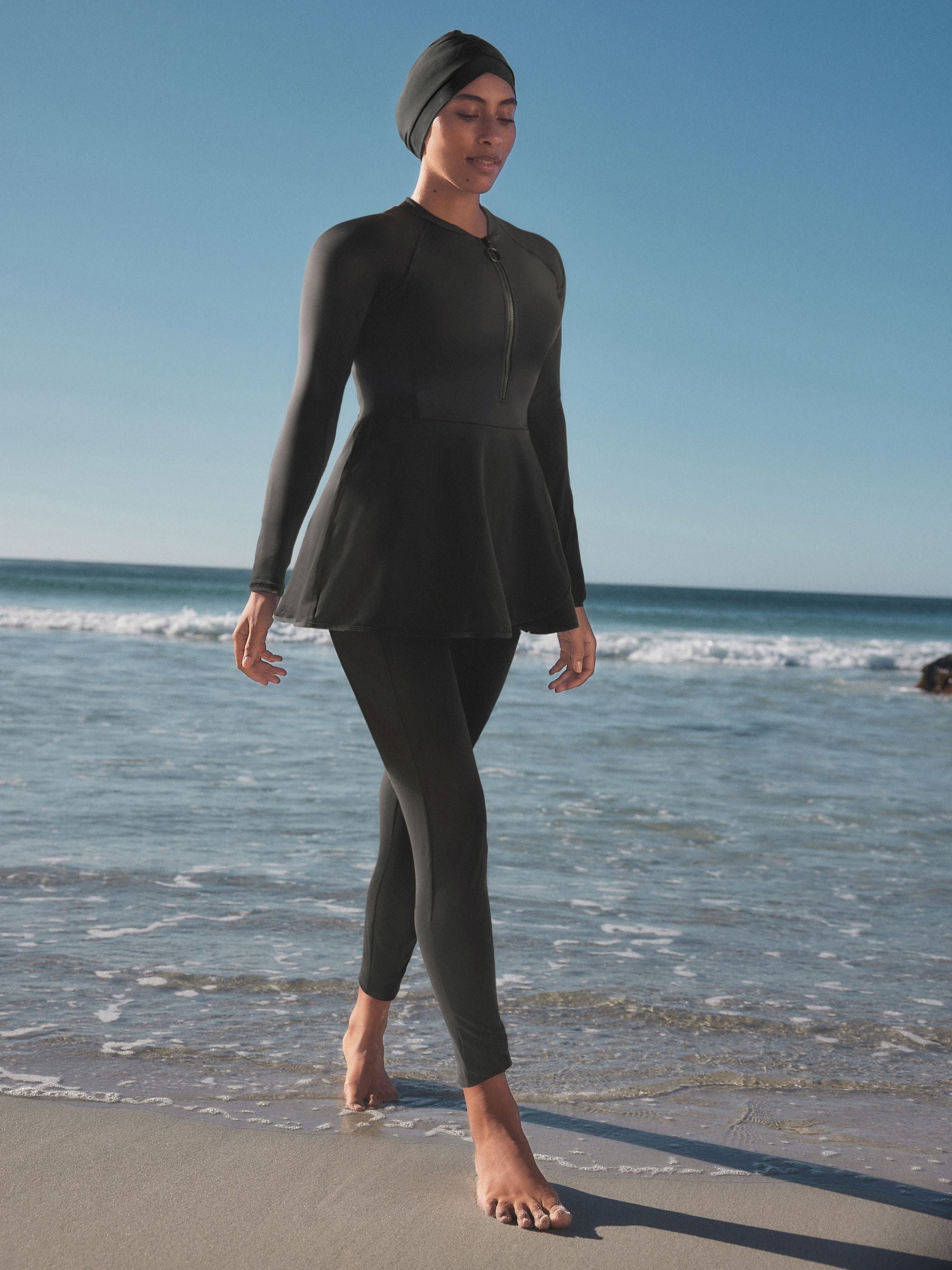 Next：日本 ブラック - Modest Burkini 水着3点セット from Next Japan