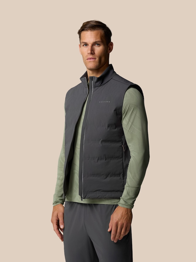 جيليه Zone من Castore - صورة 2 من 10 جيليه Zone من Castore - صورة 2 من 10