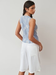 . Blau: Oberstoff - Bluse mit Lochstickerei und Knopfleiste - Bild 4 von 7