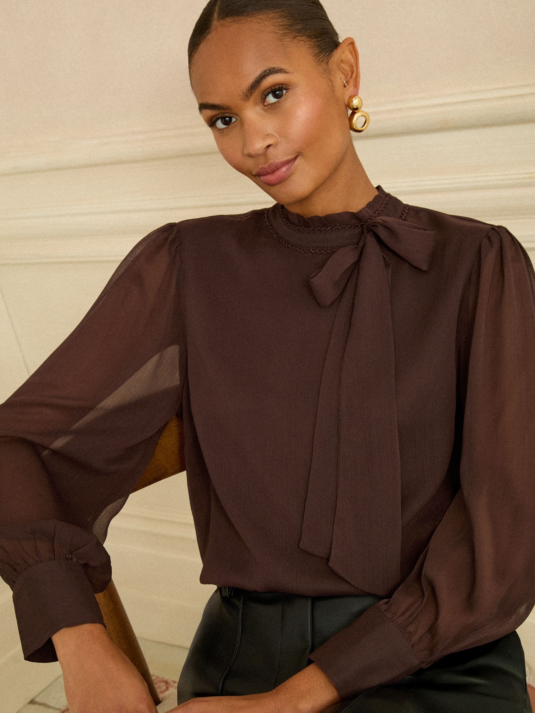 ARTS&SCIENCE BOW COLLAR BLOUSE 【新品未使用】 Buy Love & Roses Chocolate Brown Long Sleeve Pussybow Blouse from
