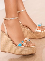Gold Shell - Lipsy Floral Corsage Detail Summer Espadrille Wedges - תמונה 1 מתוך 4