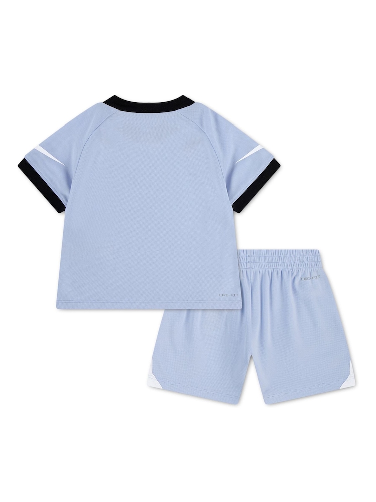 Nike Blue Swoosh Love T-Shirt And Shorts Set - Image 2 of 5 Nike Blue Swoosh Love T-Shirt And Shorts Set - Image 2 of 5