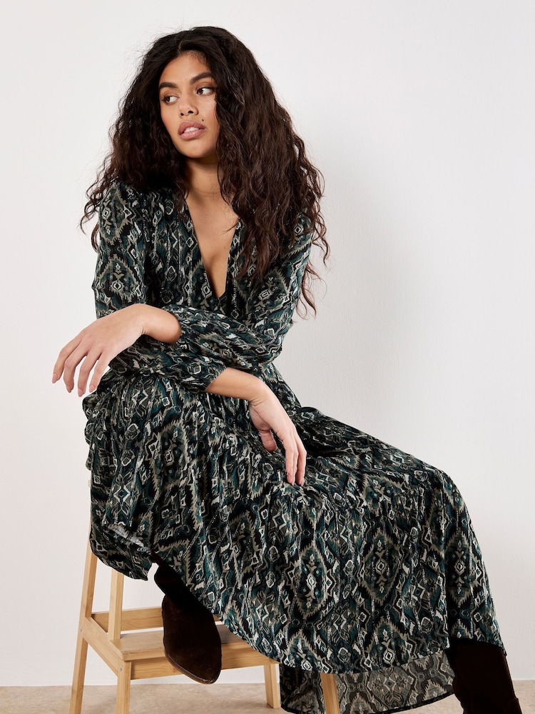 Apricot Green Empire Smock Waist Tiered Dress - Image 5 of 5 Apricot Green Empire Smock Waist Tiered Dress - Image 5 of 5