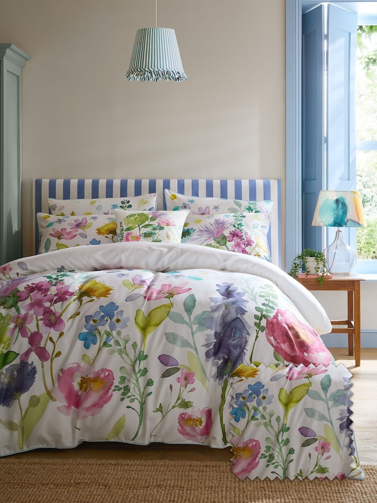 Bluebellgray Spring Green Tetbury 250 Thread Count Duvet Cover and Pillowcase Set - Image 1 of 6