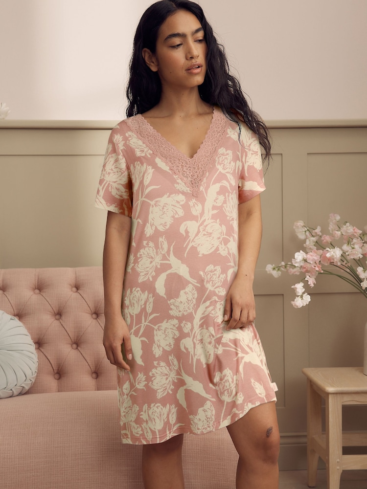 Laura Ashley Gosford Print Lace Trim Nightie - صورة 1 من 6