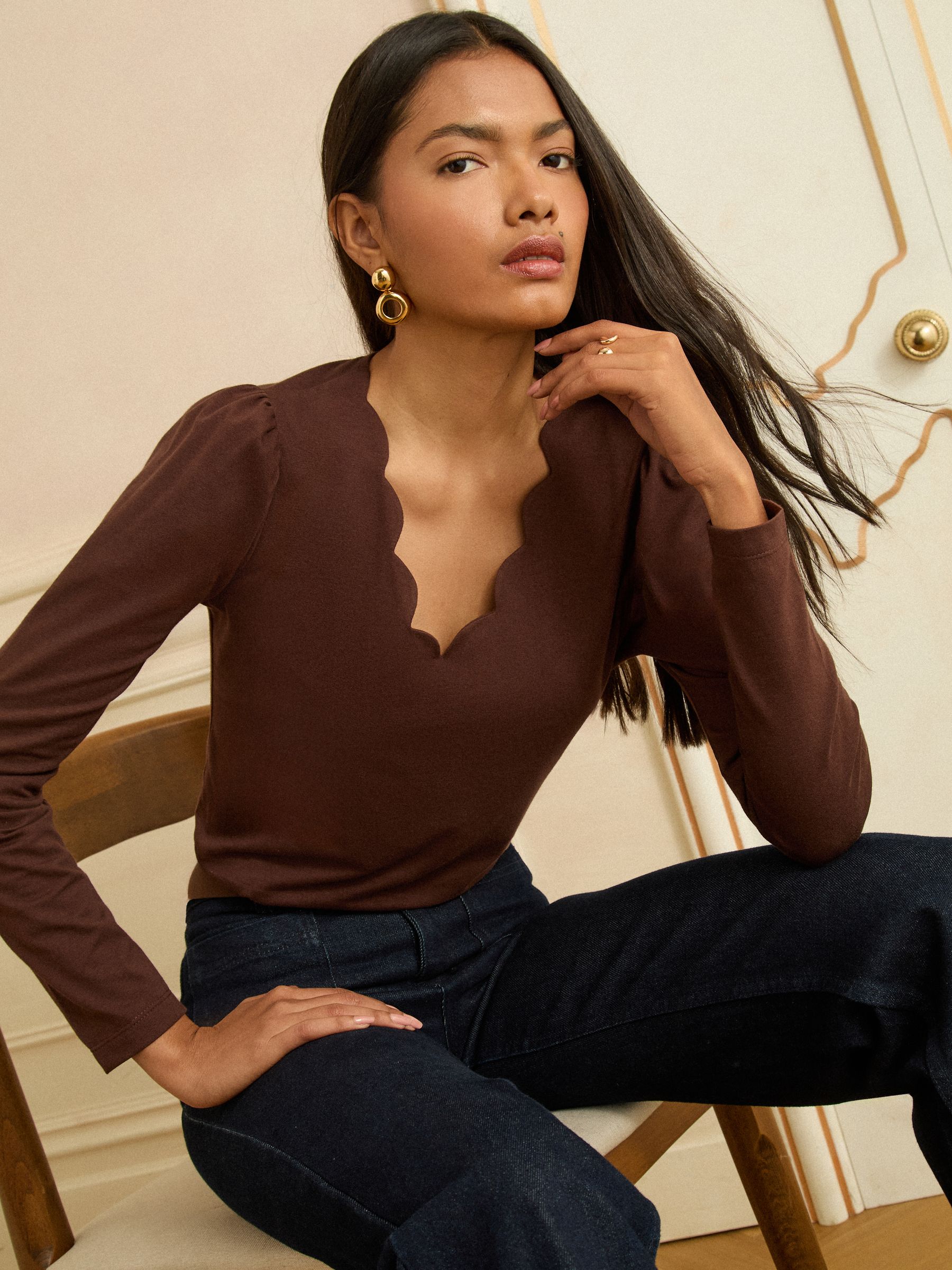 トップス BORDERS BROWN WEEKEND BISHOP SLEEVE TOP Buy Love & Roses Chocolate Brown Scallop V-Neck Long Sleeve Jersey