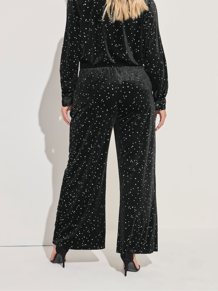 أسود - Yours Curve Velour Wide Leg Party Trousers - صورة 2 من 5 أسود - Yours Curve Velour Wide Leg Party Trousers - صورة 2 من 5