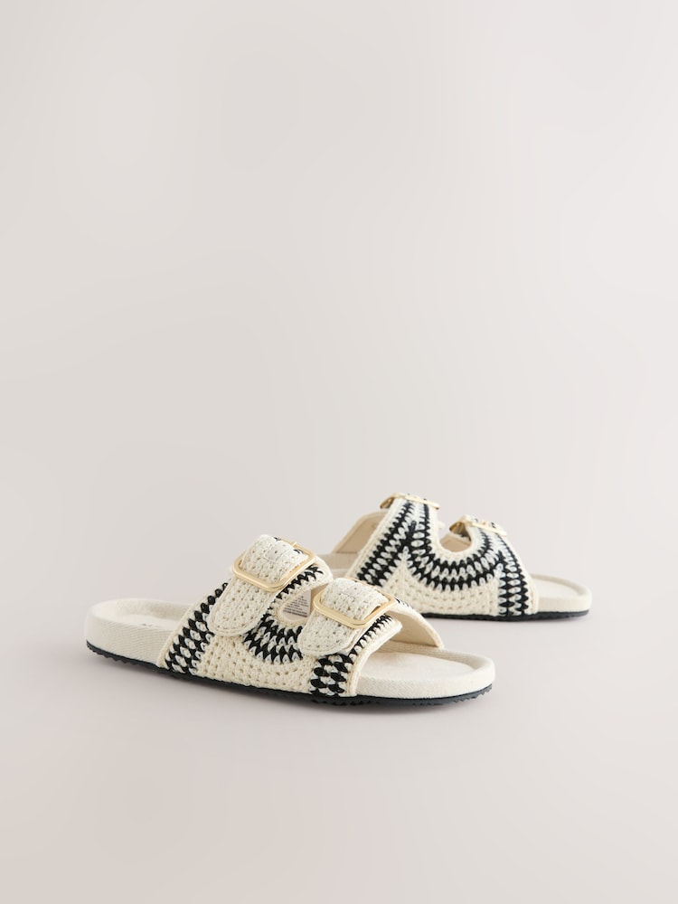 Ecru and Black Buckle - نعال مفتوحة كروشيه - Image 2 of 5