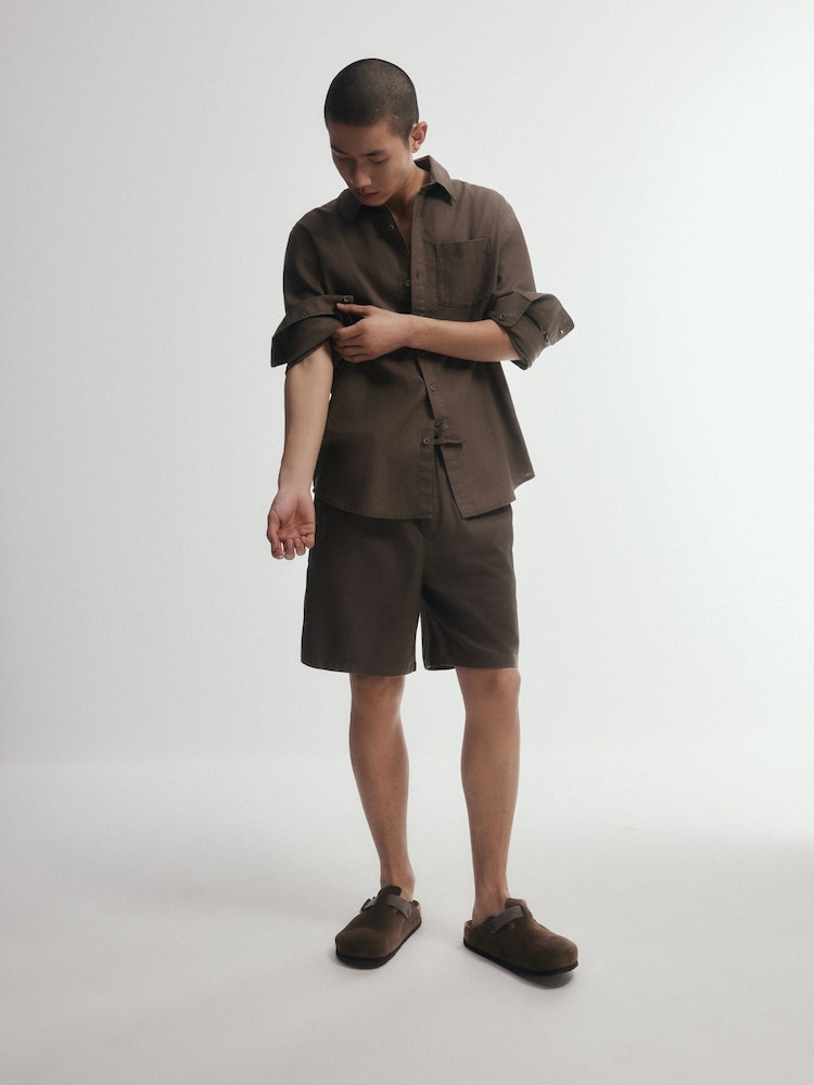 The Set 2 Pack Linen Cotton Relaxed Fit Pull On Shorts Black/Brown - Image 5 of 5