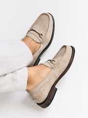 Stone - Suede Snaffle Loafers - Bild 2 von 7