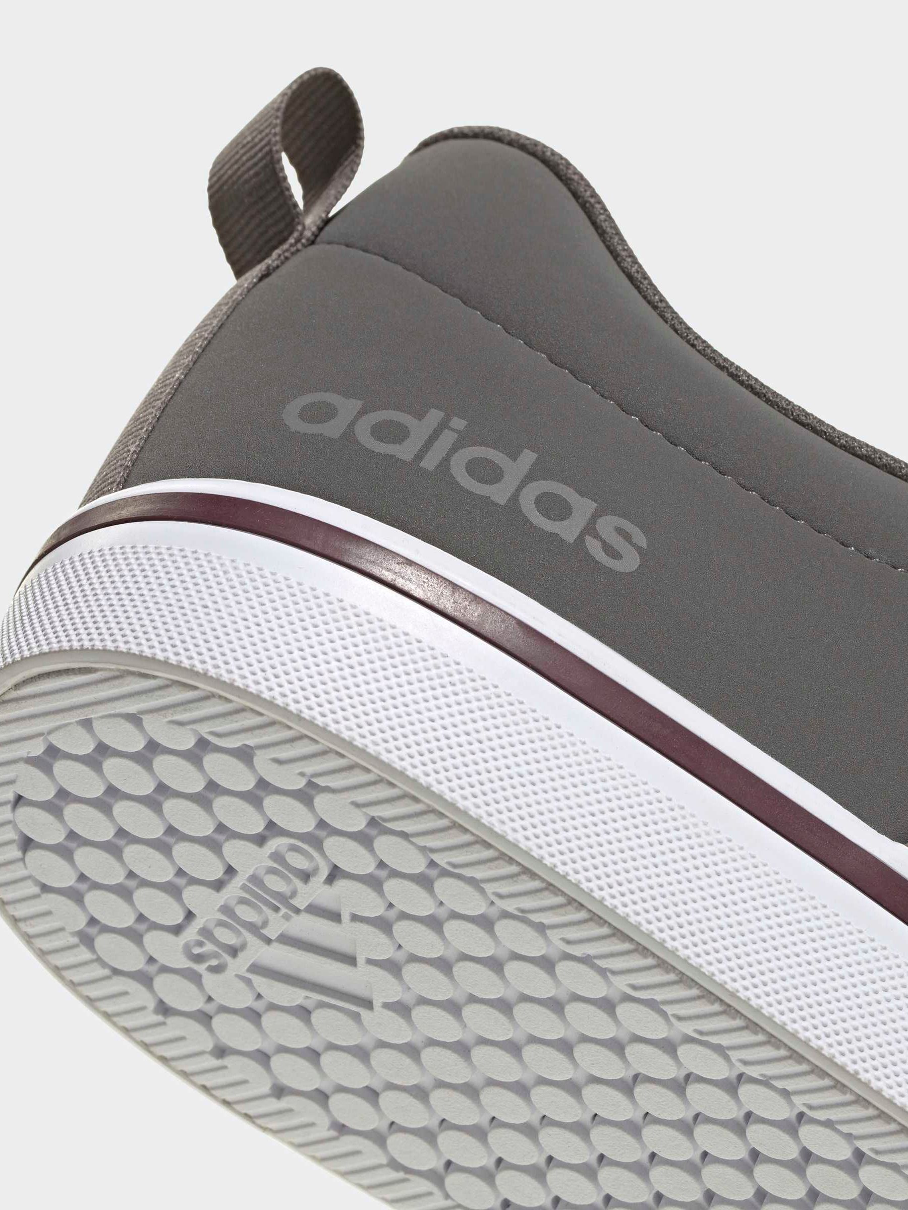 Next：日本 チャコールグレー - adidas VS Pace 2.0 スニーカー from