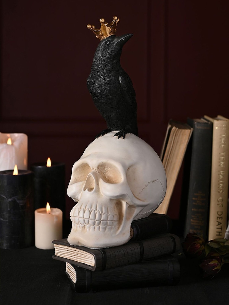 Widdop Cream Crow Standing On A Skull Ornament - Image 1 of 2 Widdop Cream Crow Standing On A Skull Ornament - Image 1 of 2